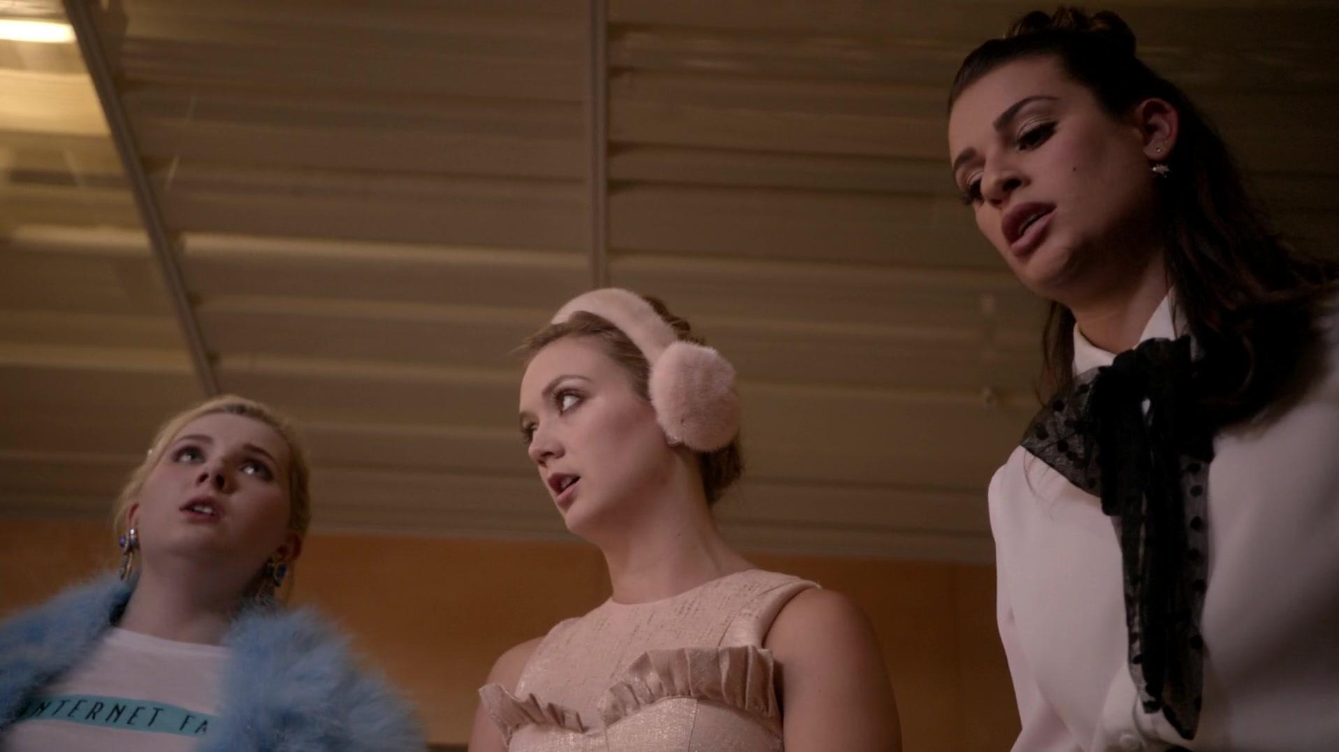 Scream_Queens_2015_S01E04_Haunted_House_4943.jpg Scream_Queens_2015_S01E04_Haunted_House_4943.jpg
