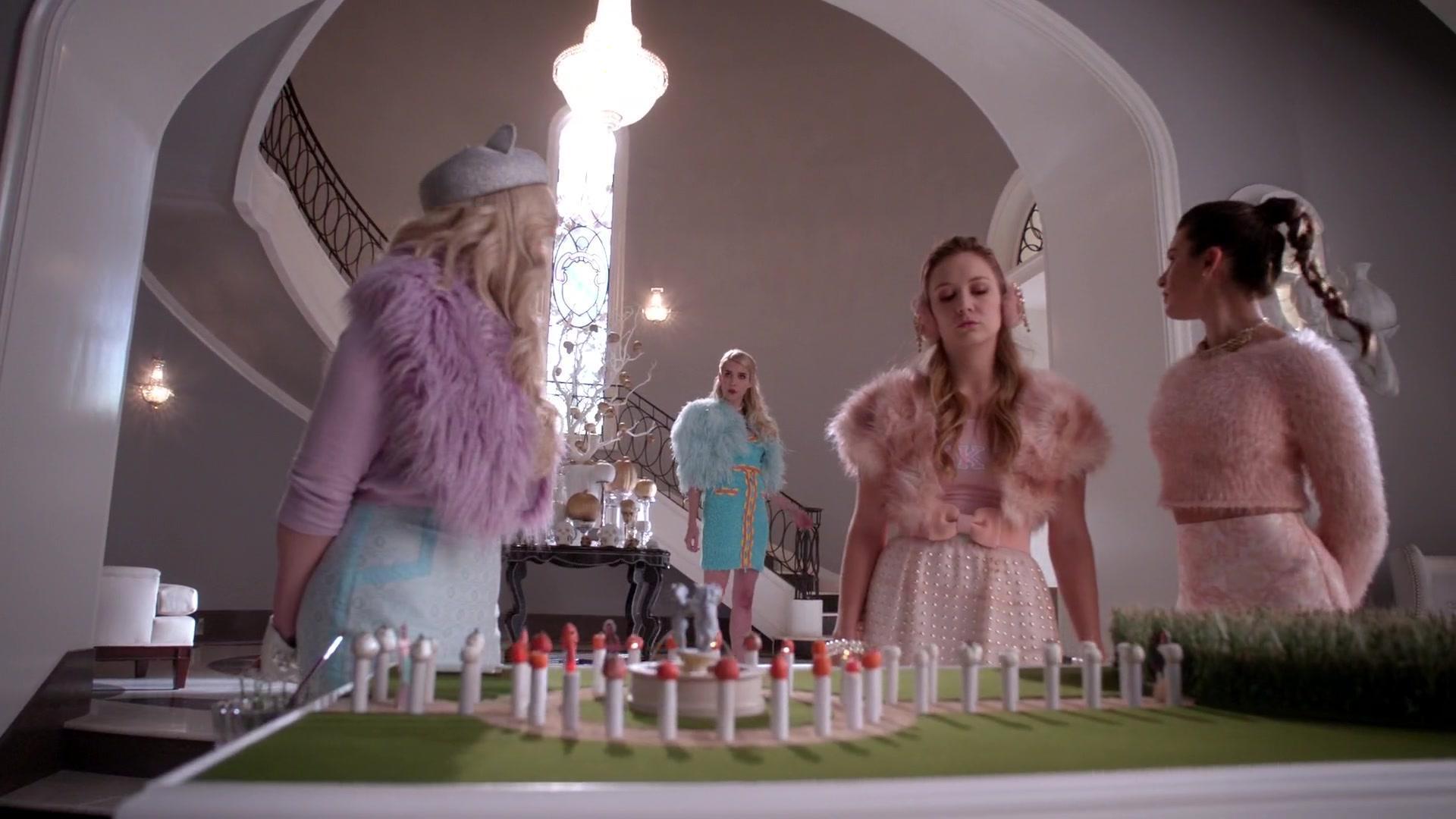 Scream_Queens_2015_S01E05_Pumpkin_Patch_1080p_0381.jpg Scream_Queens_2015_S01E05_Pumpkin_Patch_1080p_0381.jpg