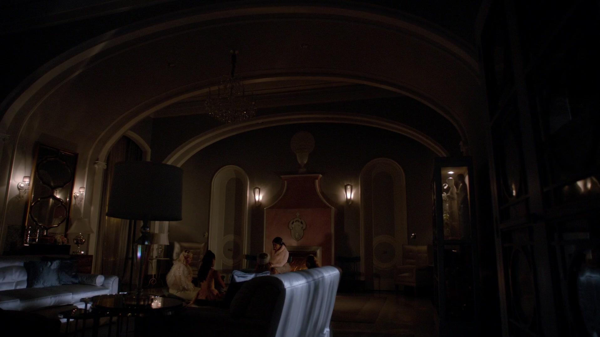Scream_Queens_2015_S01E09_Ghost_Stories_1080p_1099.jpg