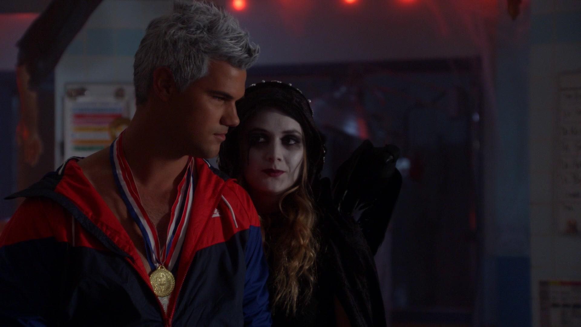 Scream_Queens_2015_S02E04_1080p_004319.jpg
