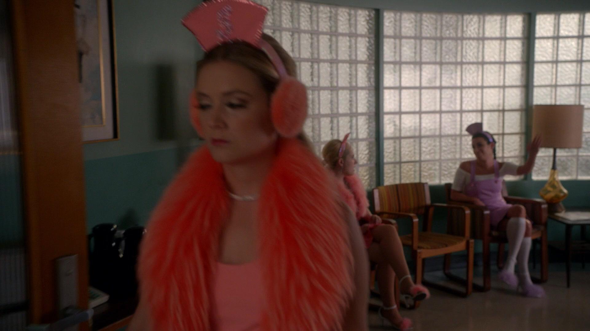 Scream_Queens_2015_S02E07_1080p_002580.jpg