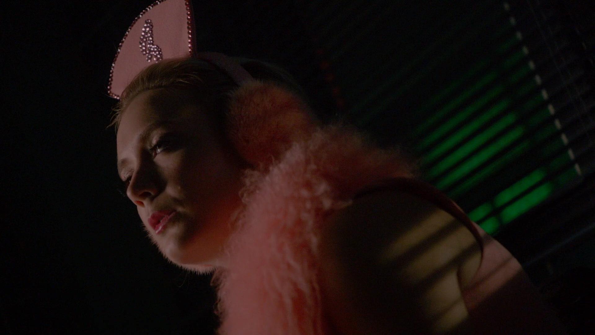 Scream_Queens_2015_S02E10_1080p_000310.jpg Scream_Queens_2015_S02E10_1080p_000310.jpg
